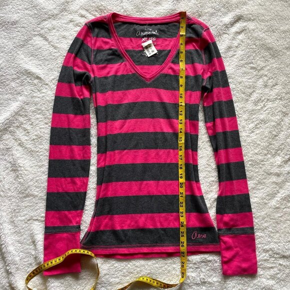 2000s Aeropostale Pink and Grey Striped Long Sleeve - Picture 3 of 7